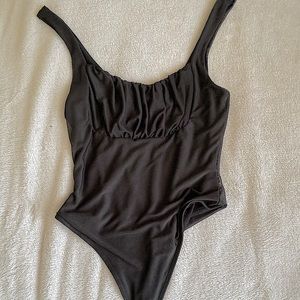 Cute ruffled mesh sleeveless bodysuit